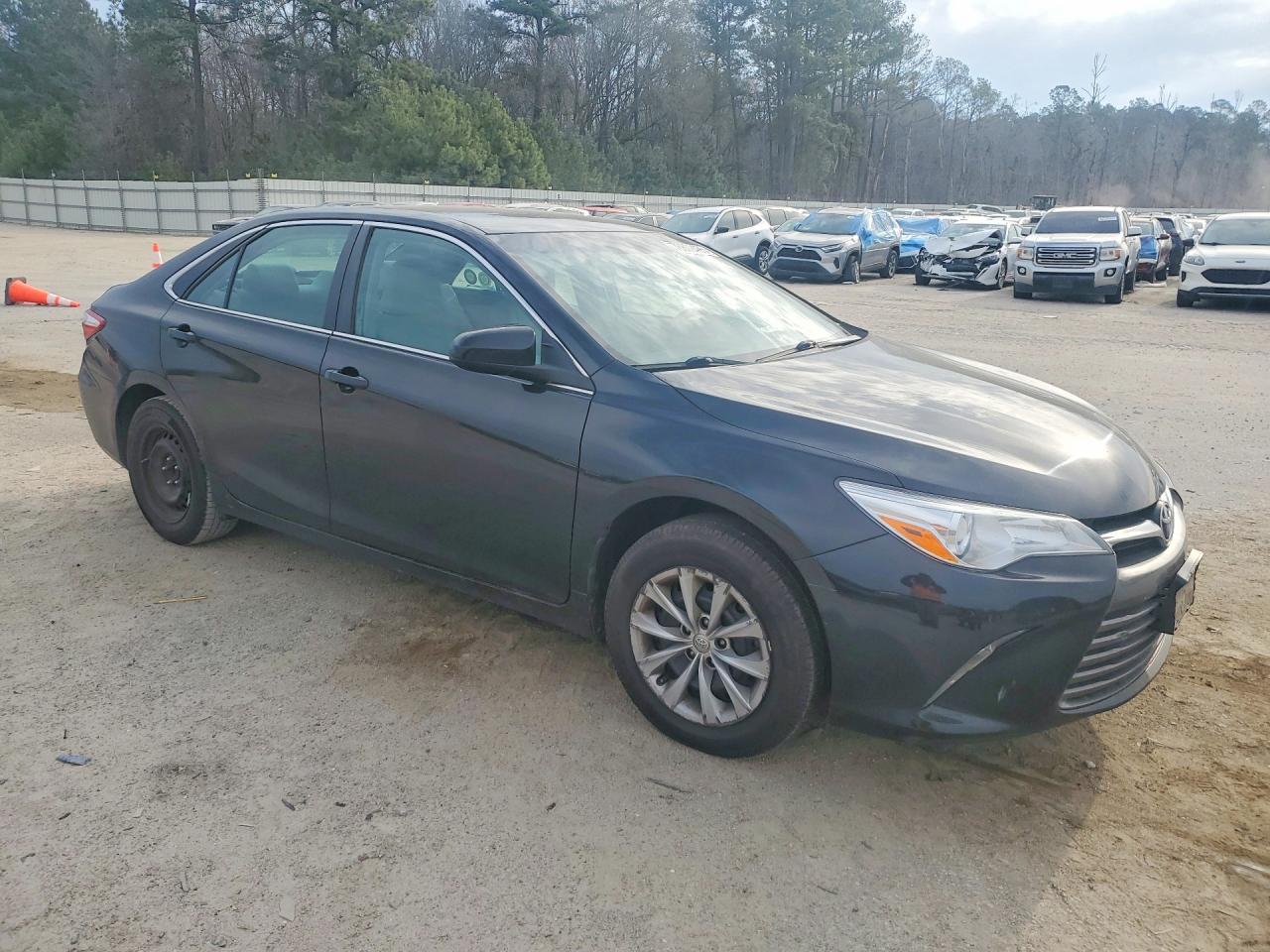 2017 TOYOTA CAMRY photo 4