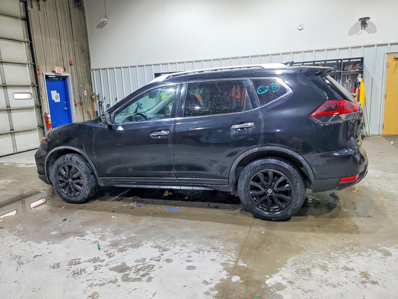 2018 NISSAN ROGUE SV photo 3
