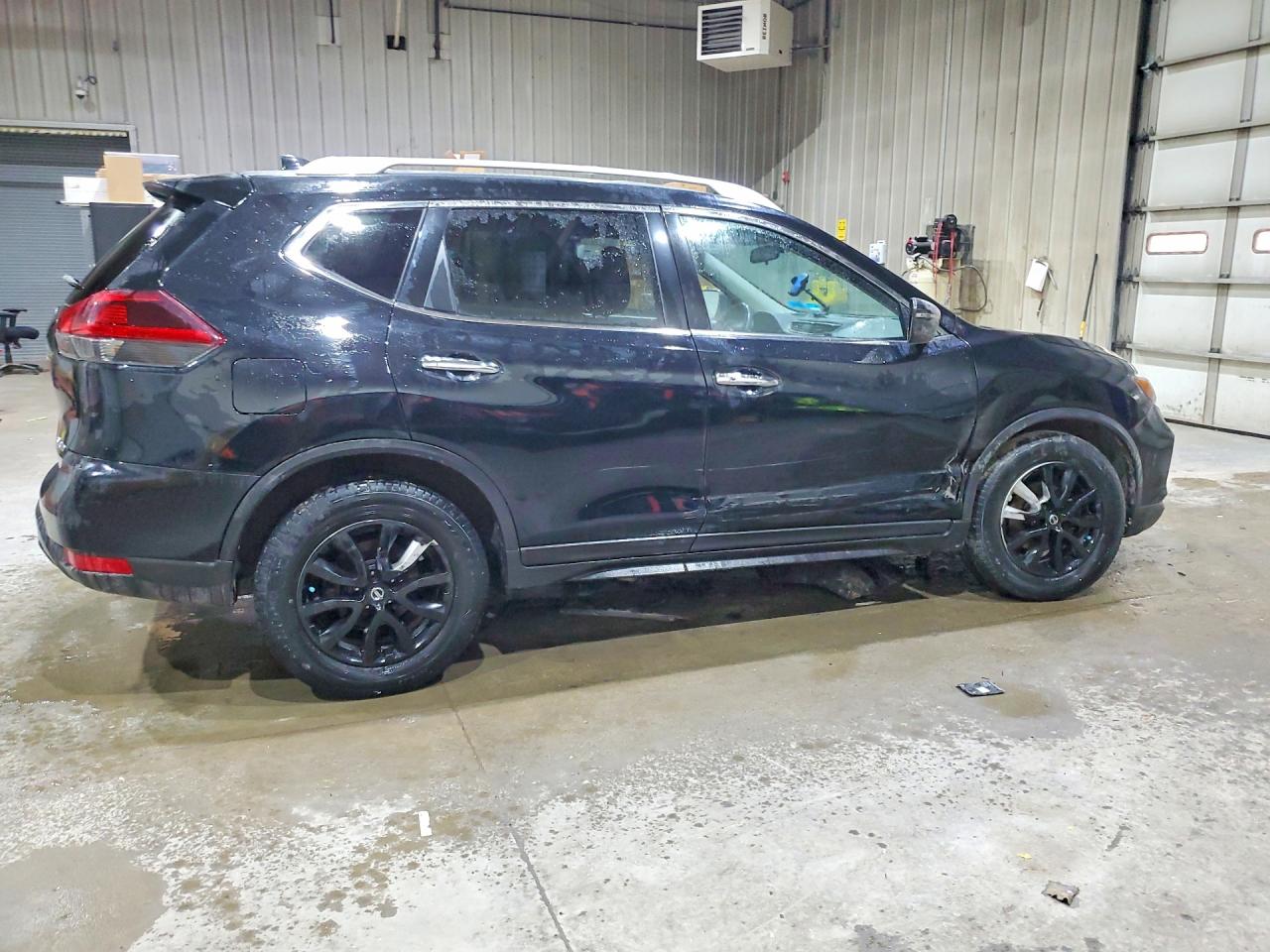 2018 NISSAN ROGUE SV photo 5