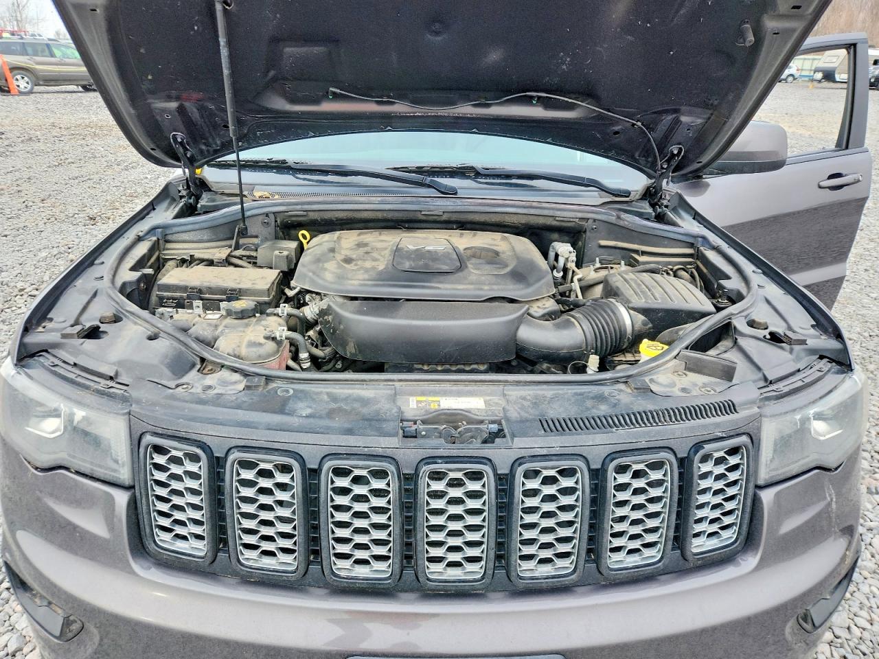 2018 JEEP GRAND CHEROKEE LAREDO photo 11