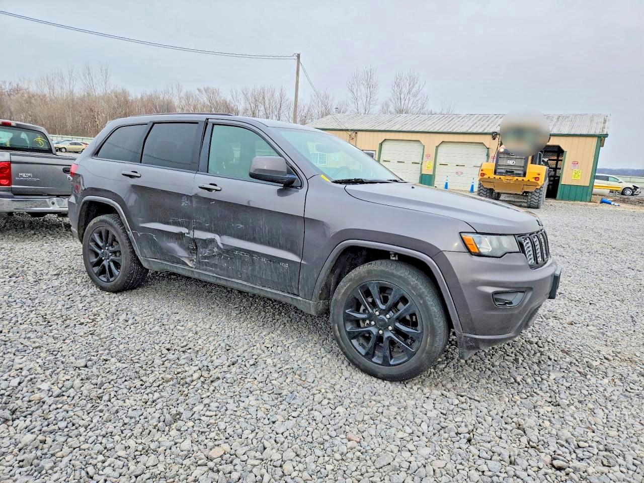 2018 JEEP GRAND CHEROKEE LAREDO photo 4