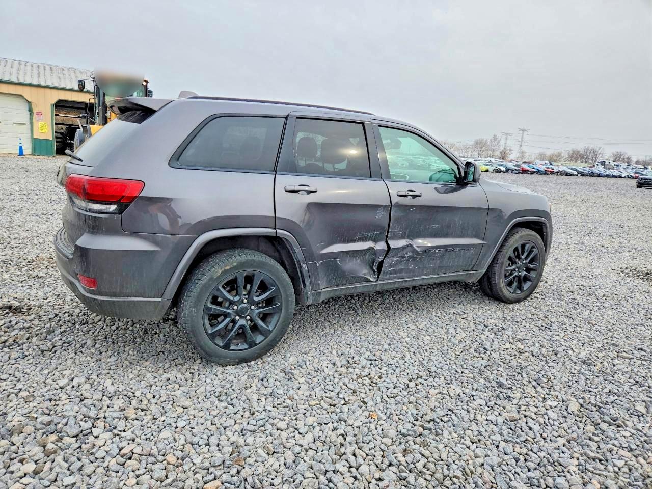 2018 JEEP GRAND CHEROKEE LAREDO photo 3