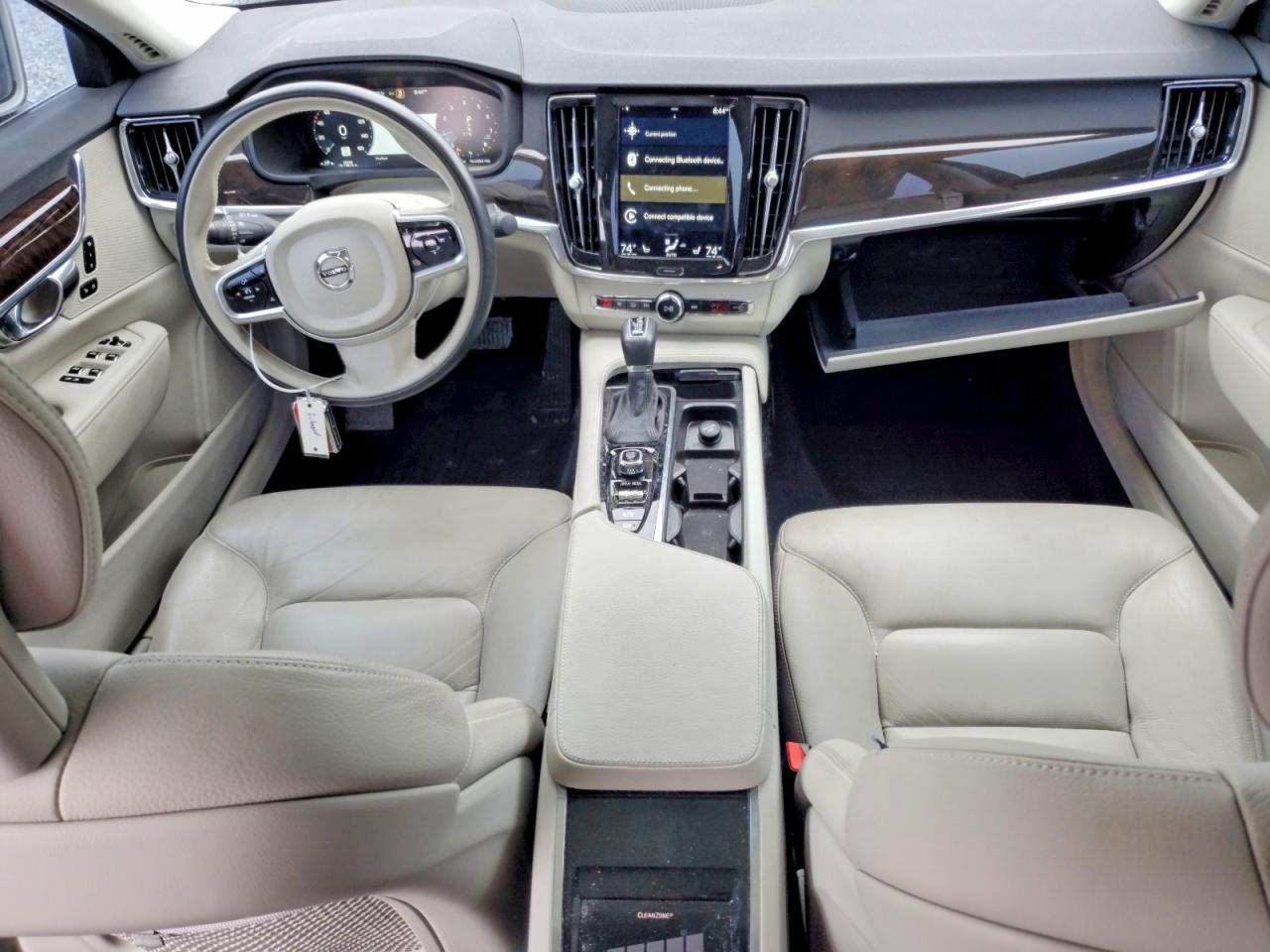 2018 VOLVO S90 T5 MOMENTUM photo 22