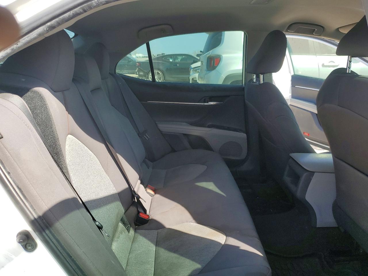 2020 TOYOTA CAMRY LE photo 19