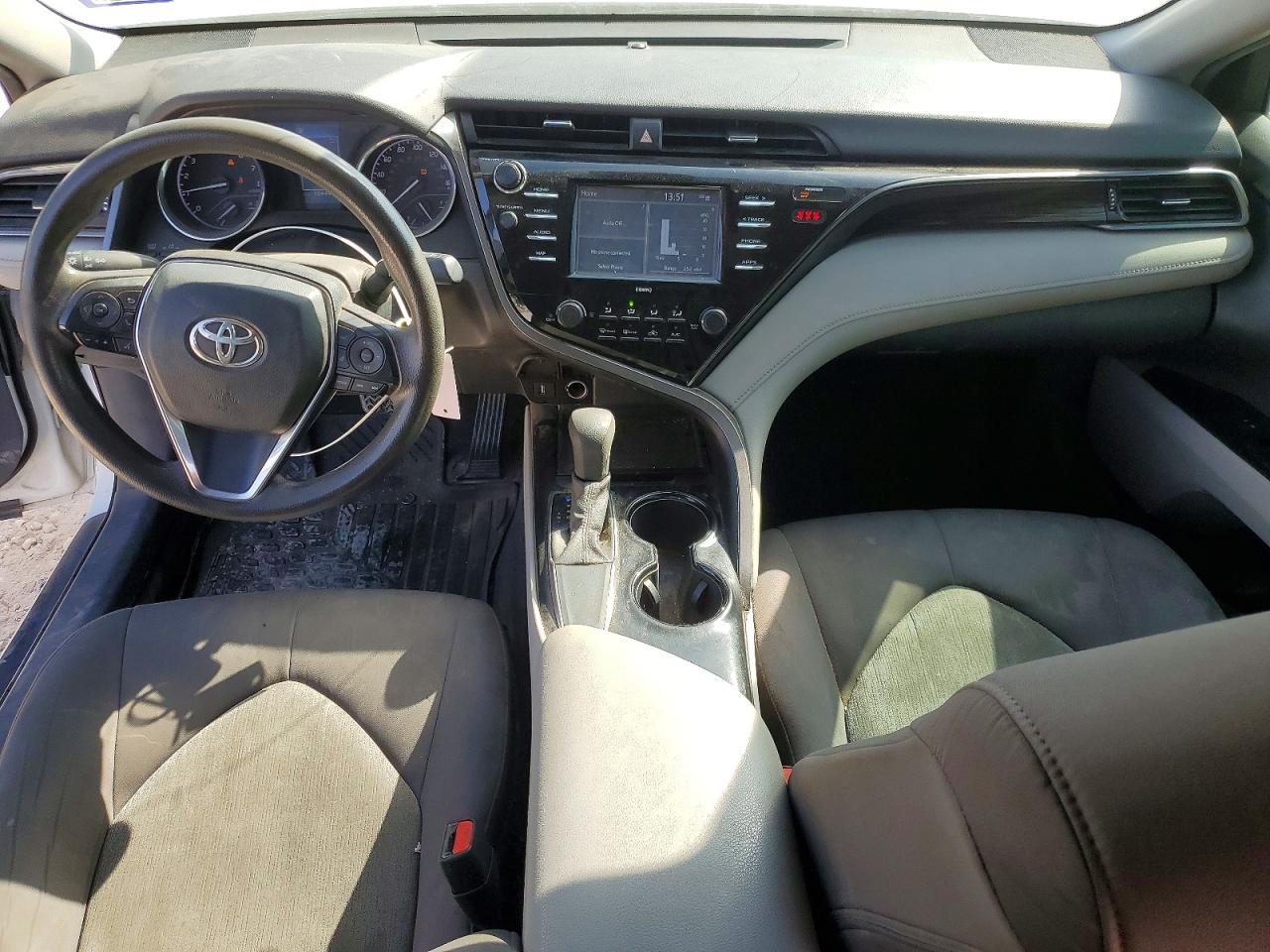 2020 TOYOTA CAMRY LE photo 15