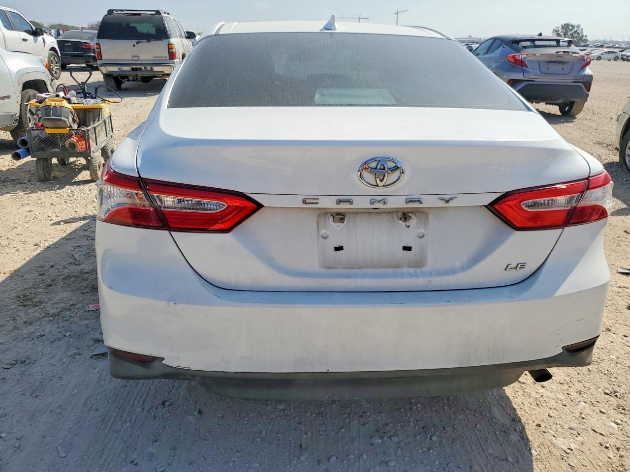 2020 TOYOTA CAMRY LE photo 11