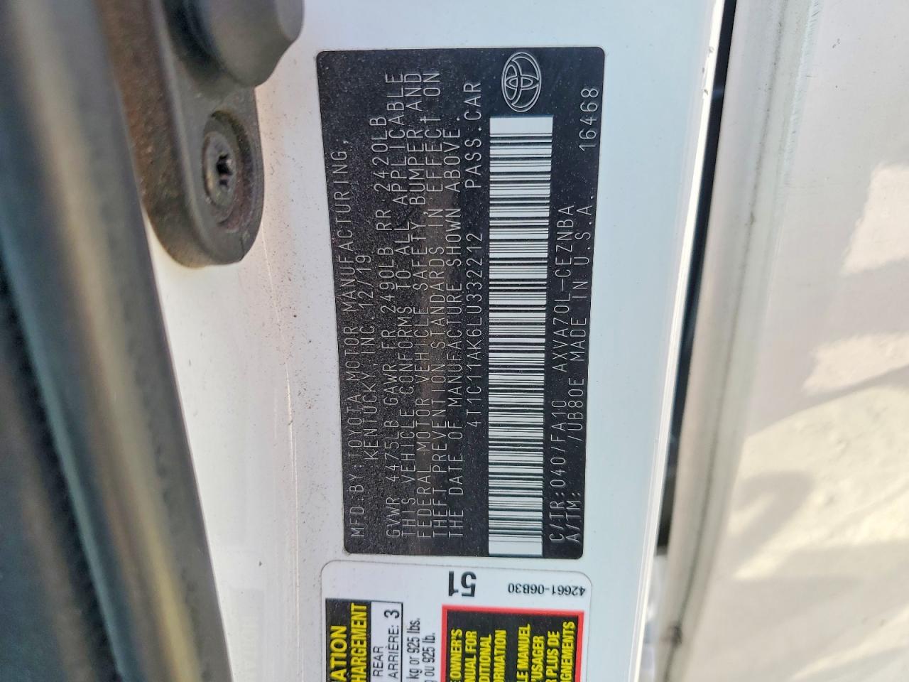 2020 TOYOTA CAMRY LE photo 25