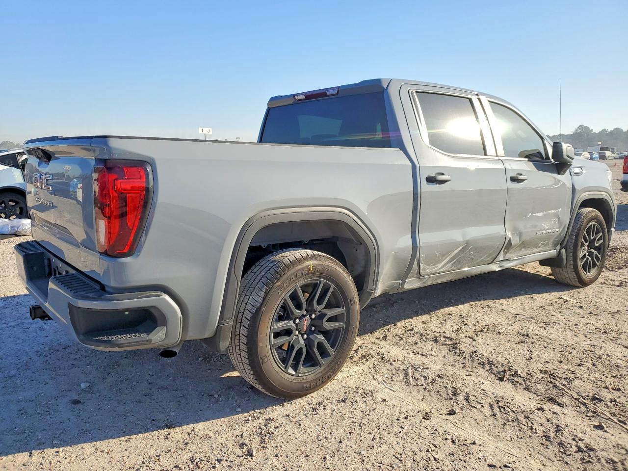 2025 GMC SIERRA C1500 photo 3