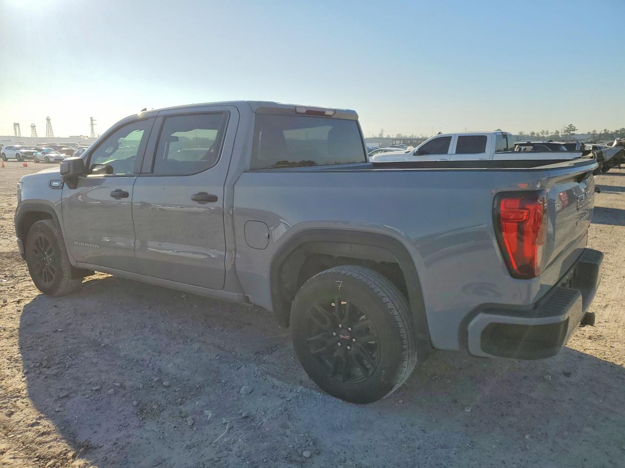 2025 GMC SIERRA C1500 photo 2