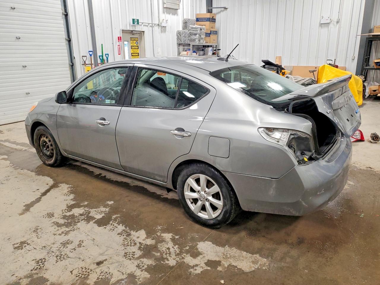 2014 NISSAN VERSA 1.6 S photo 2