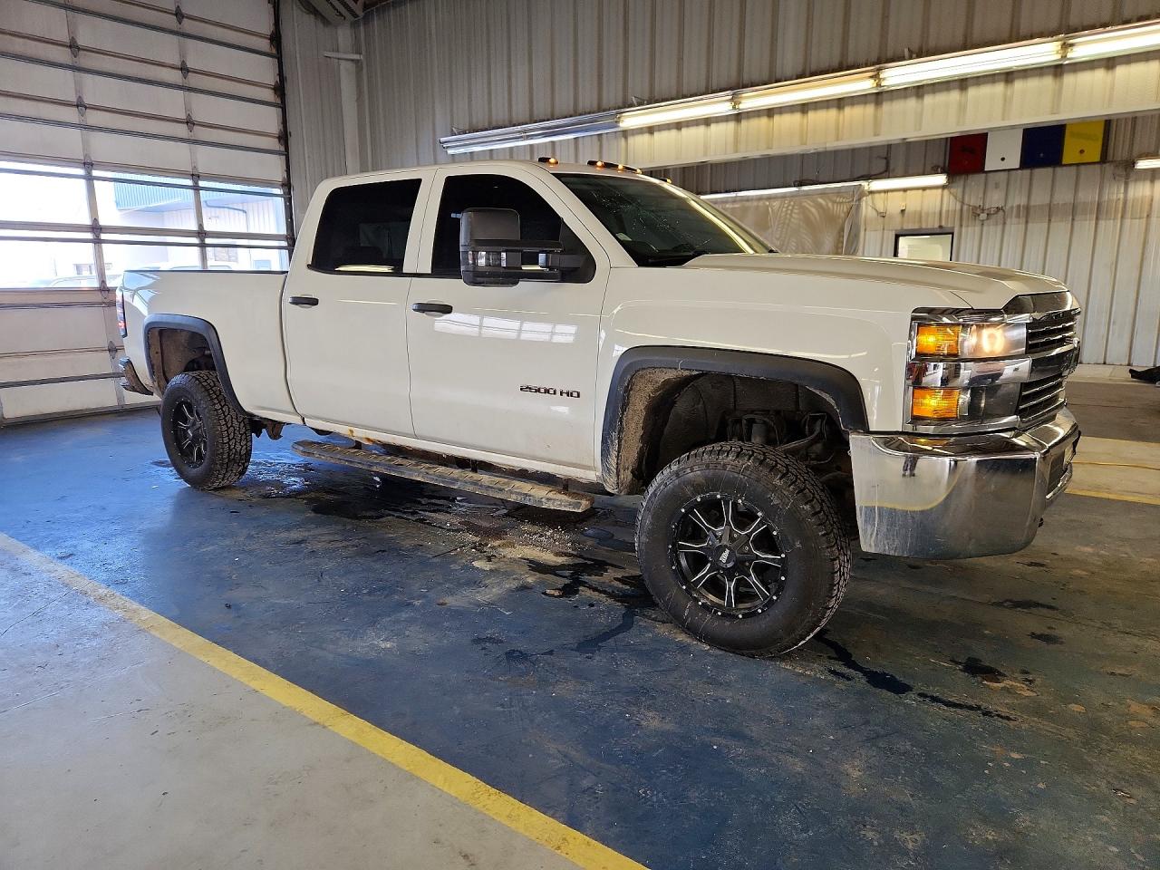 2015 CHEVROLET SILVERADO K2500 HEAVY DUTY photo 4