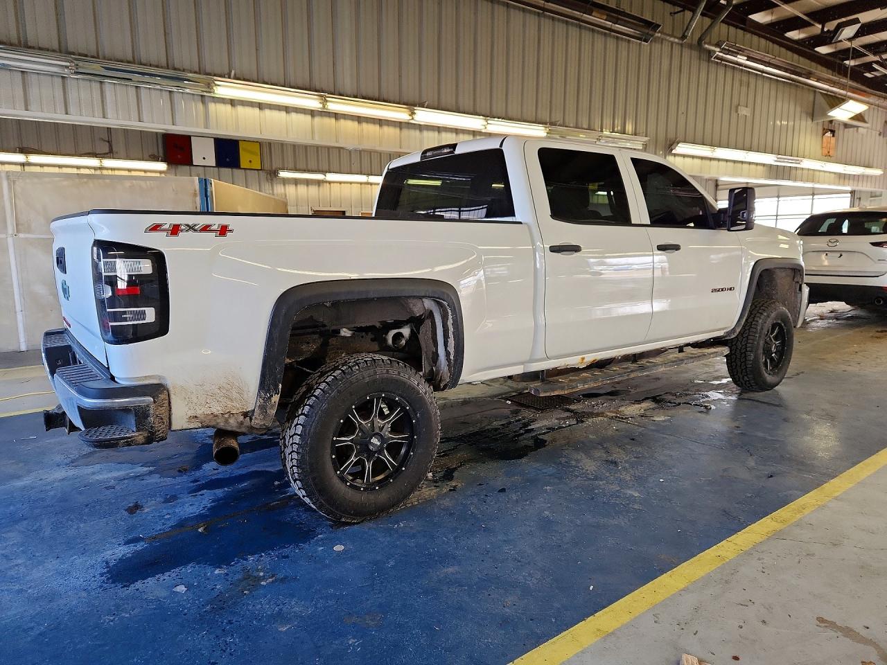 2015 CHEVROLET SILVERADO K2500 HEAVY DUTY photo 3
