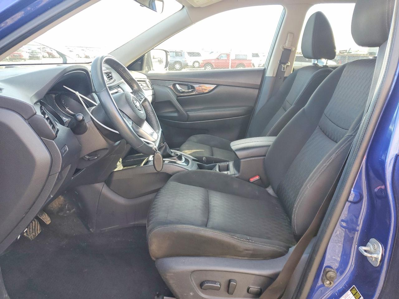 2017 NISSAN ROGUE SV photo 19