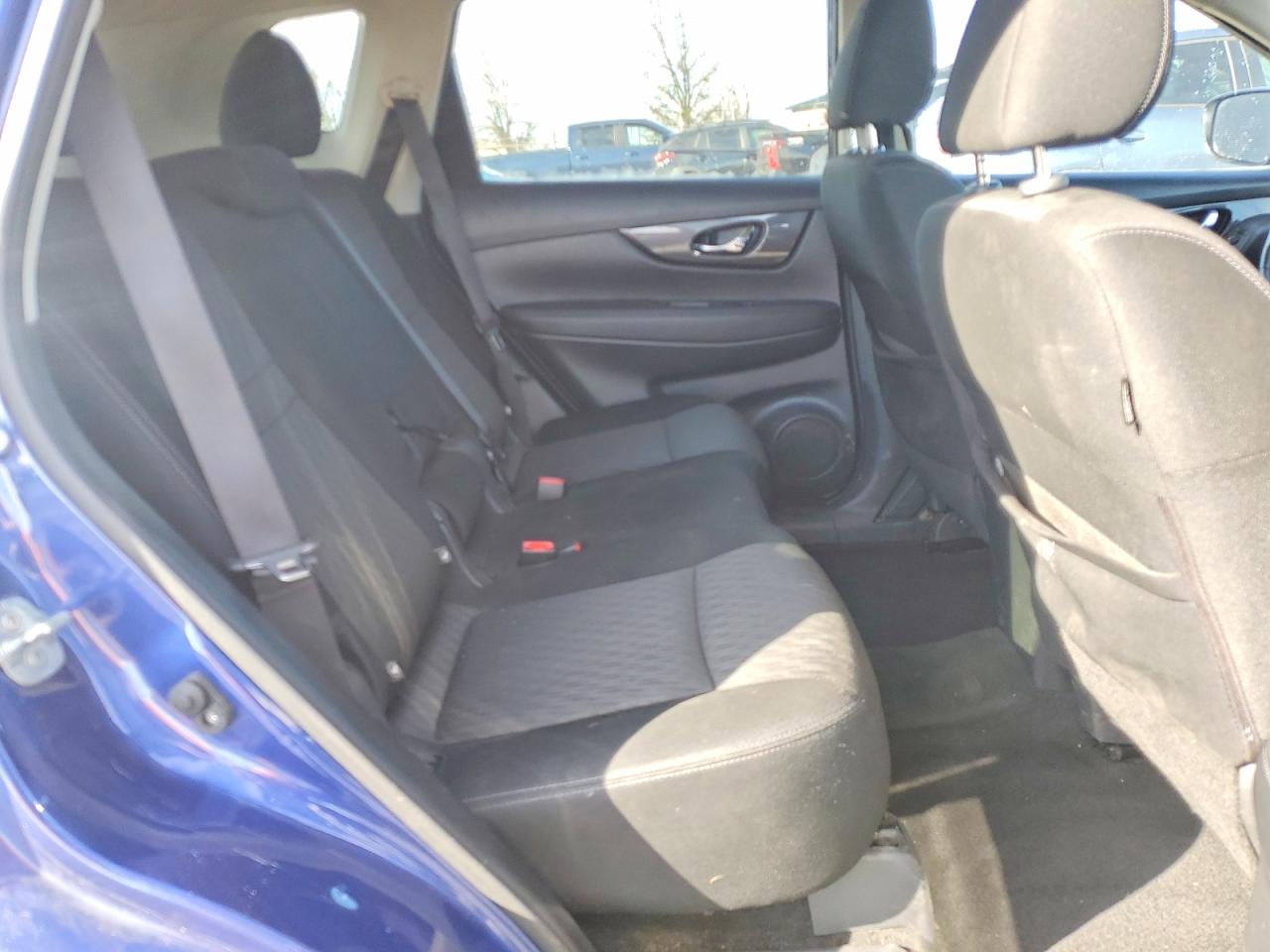 2017 NISSAN ROGUE SV photo 31
