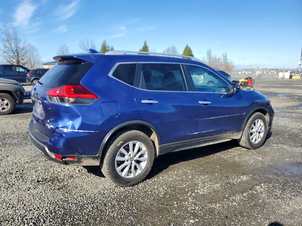 2017 NISSAN ROGUE SV photo 7