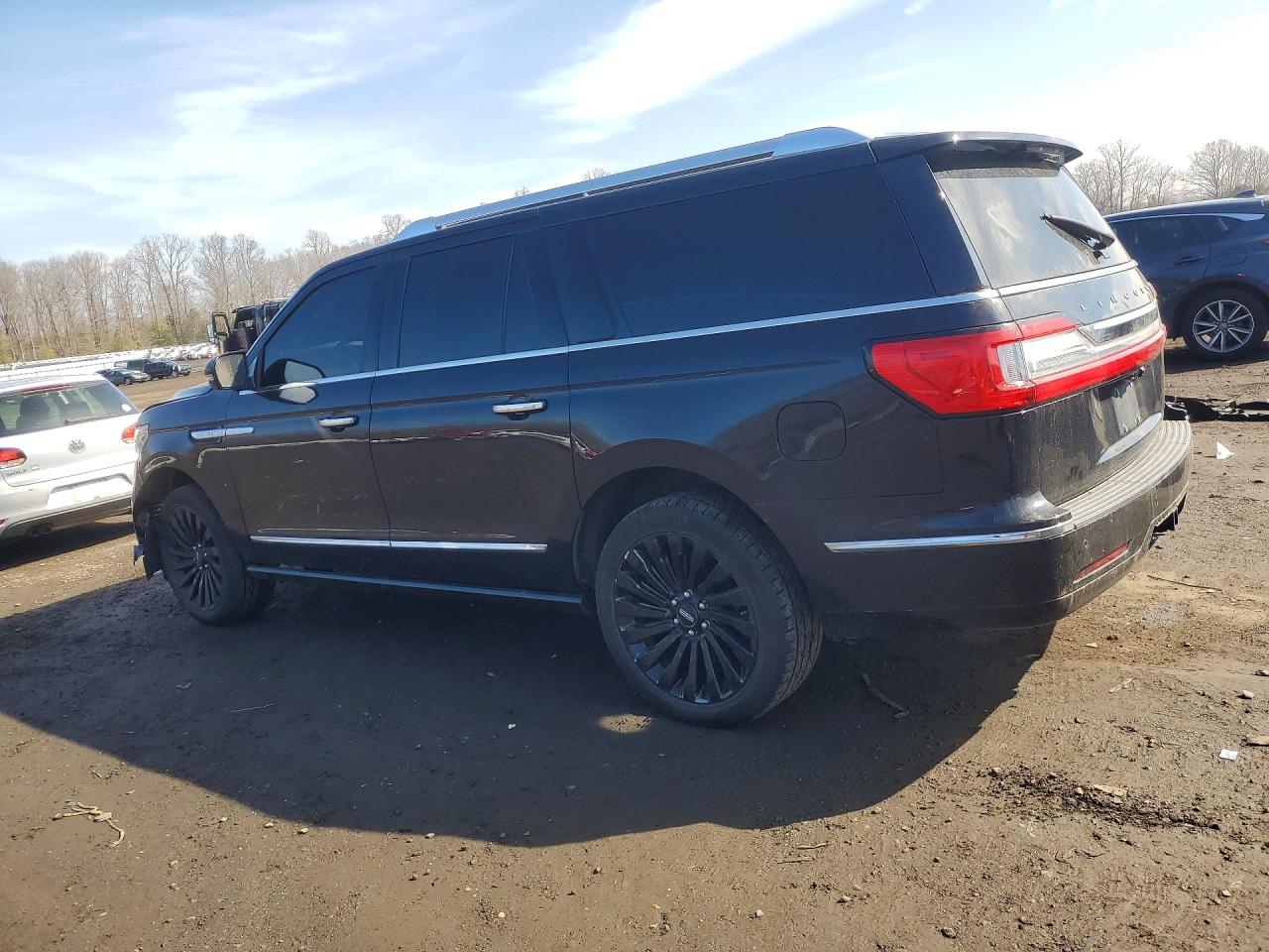 2019 LINCOLN NAVIGATOR L RESERVE photo 2