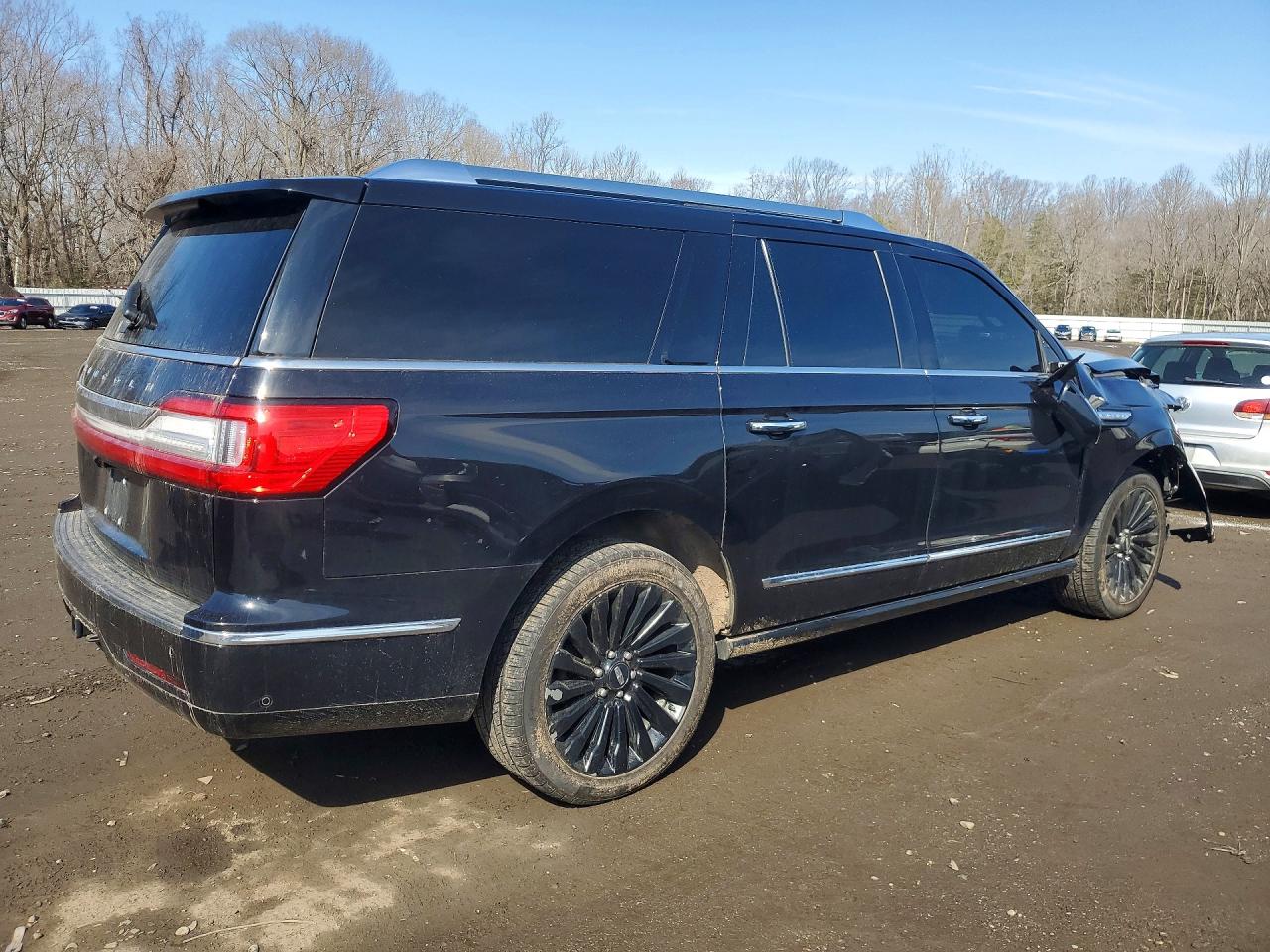 2019 LINCOLN NAVIGATOR L RESERVE photo 3