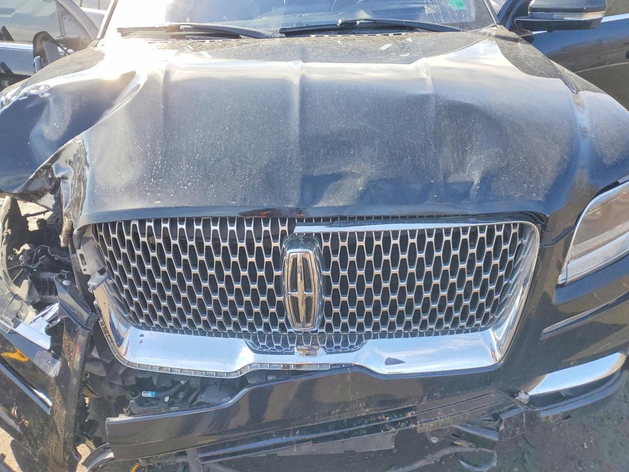 2019 LINCOLN NAVIGATOR L RESERVE photo 12