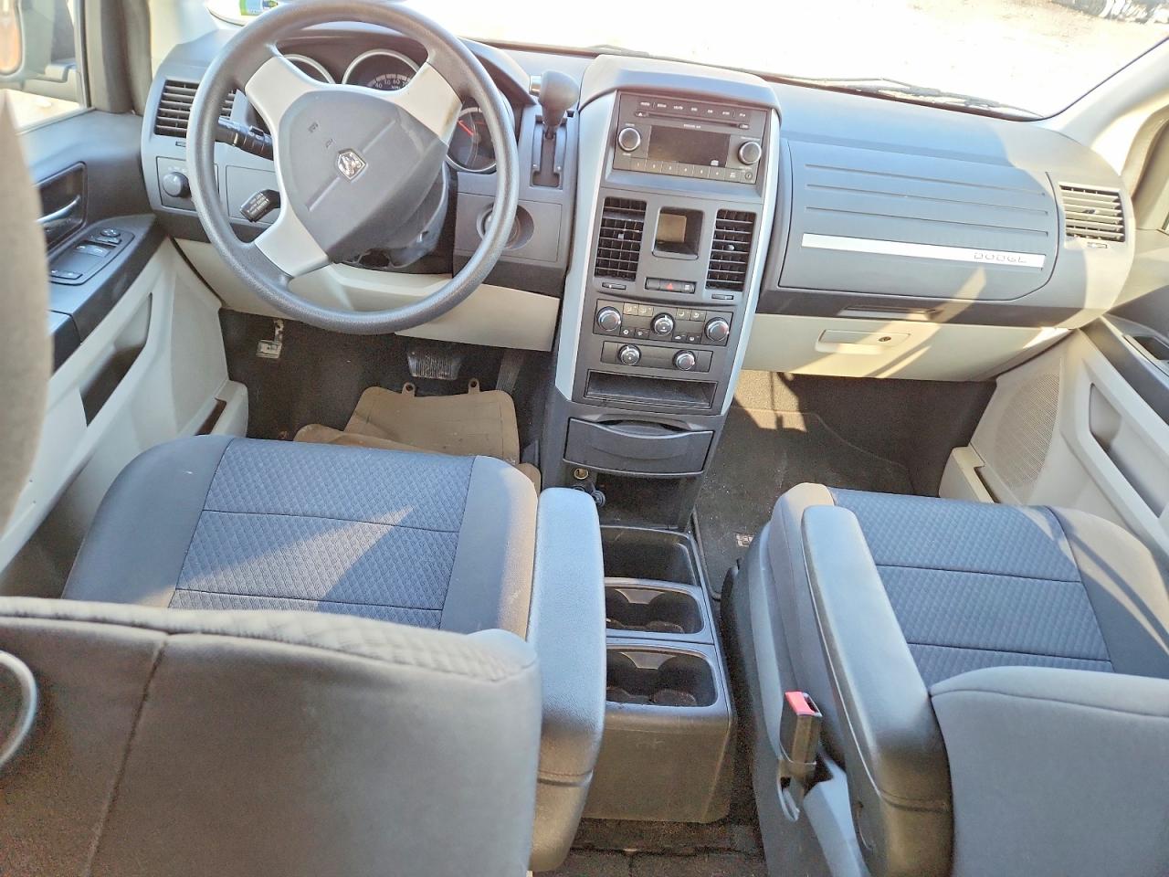 2010 DODGE GRAND CARAVAN SE photo 15