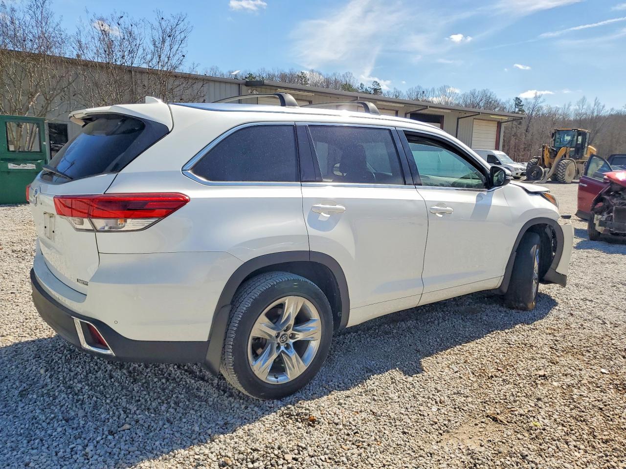 2018 TOYOTA HIGHLANDER LIMITED photo 3