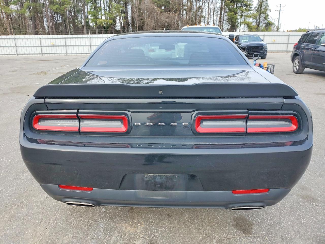 2023 DODGE CHALLENGER SXT photo 6