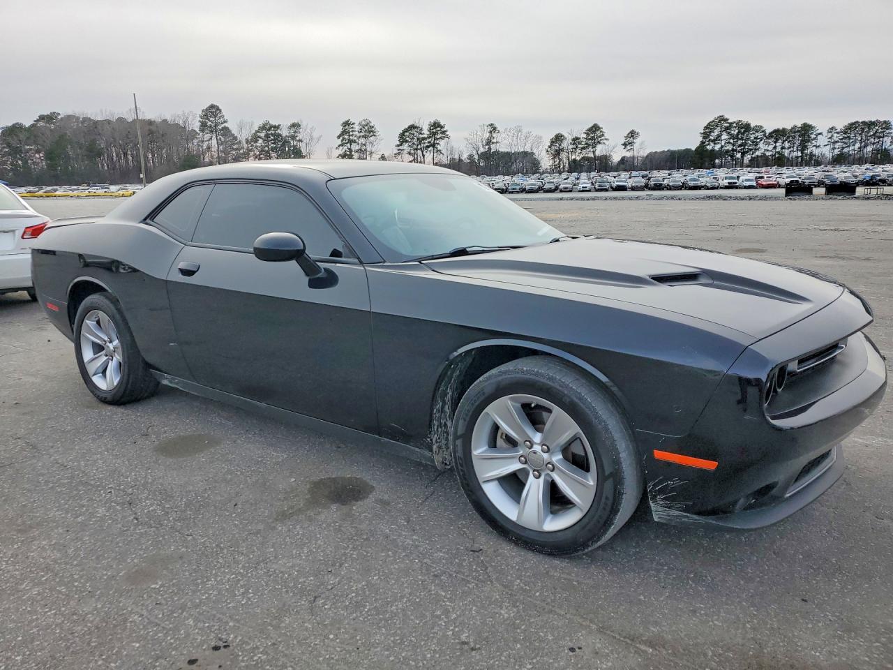 2023 DODGE CHALLENGER SXT photo 4