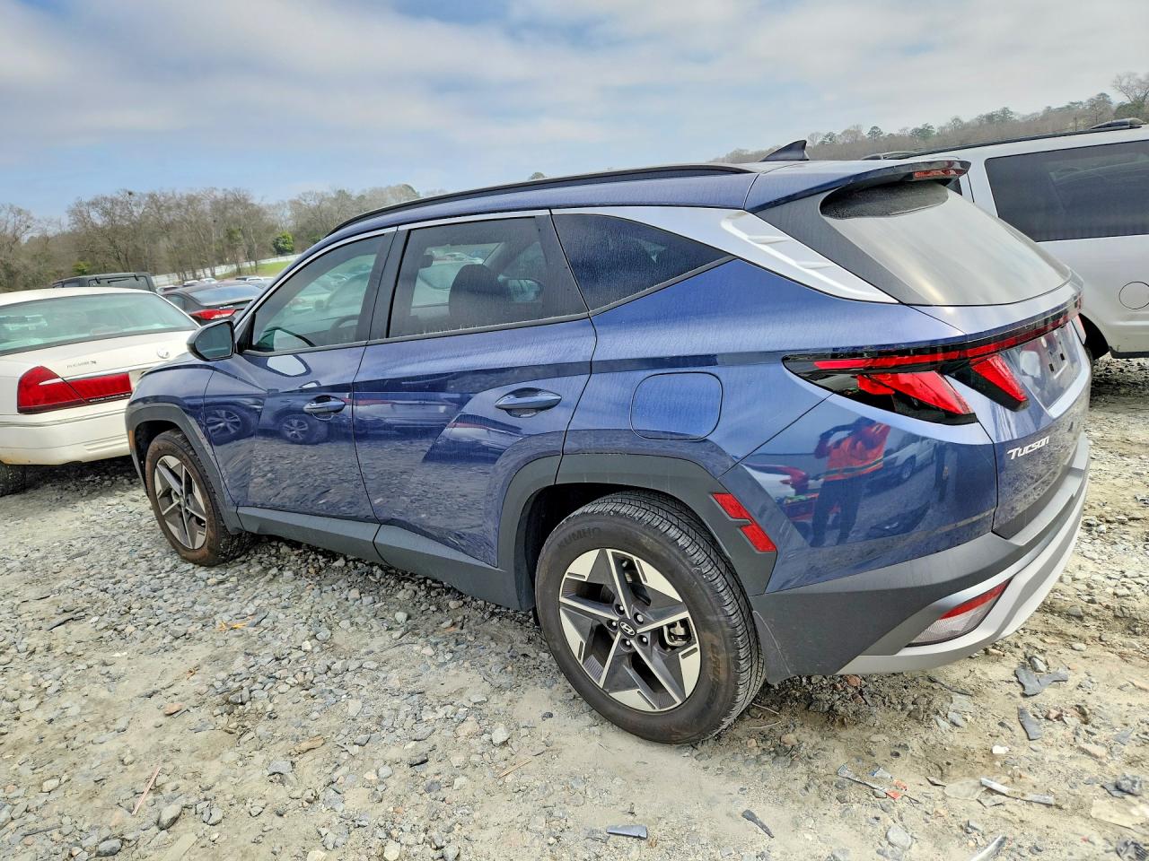 2025 HYUNDAI TUCSON SEL photo 3