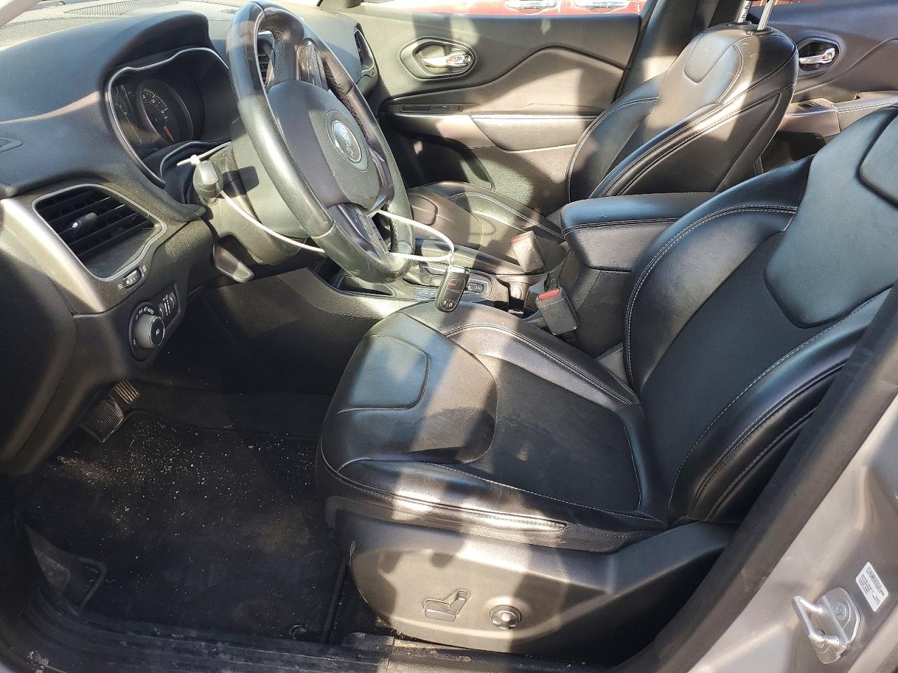 2019 JEEP CHEROKEE LATITUDE PLUS photo 13