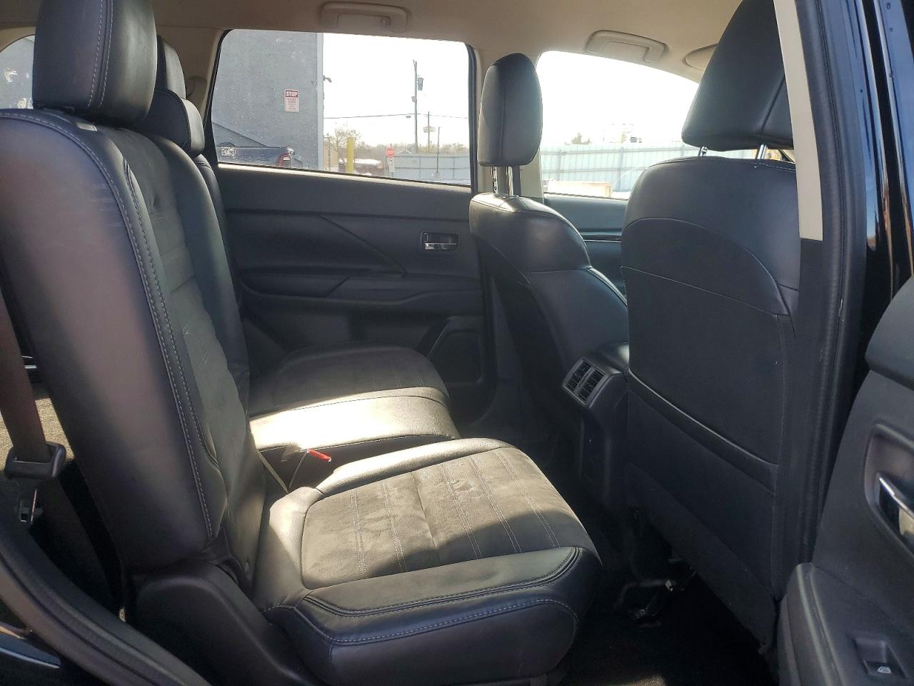 2019 MITSUBISHI OUTLANDER SE photo 21