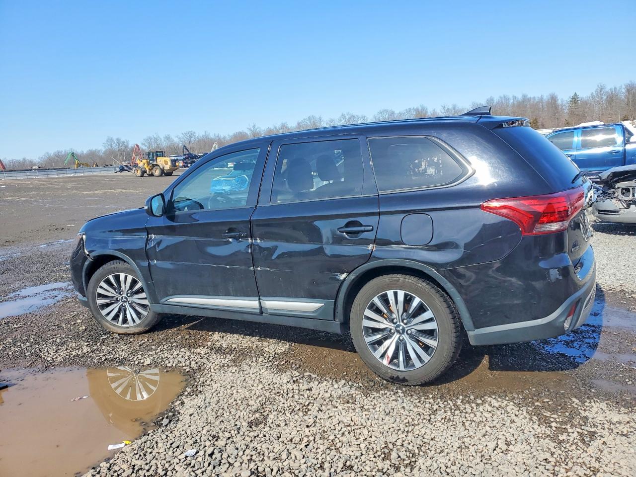 2019 MITSUBISHI OUTLANDER SE photo 3