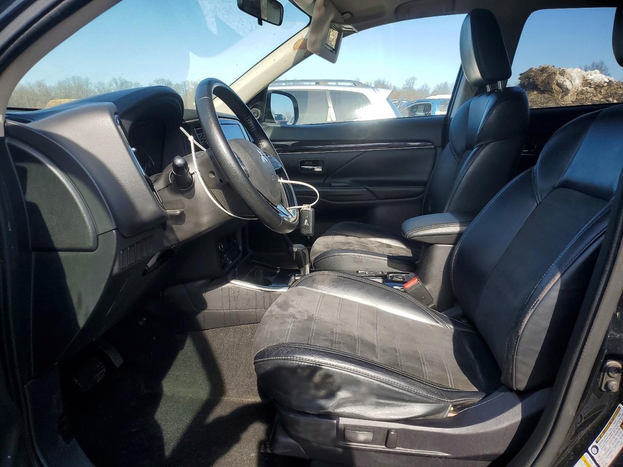 2019 MITSUBISHI OUTLANDER SE photo 13