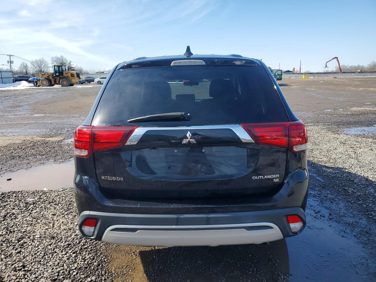 2019 MITSUBISHI OUTLANDER SE photo 11
