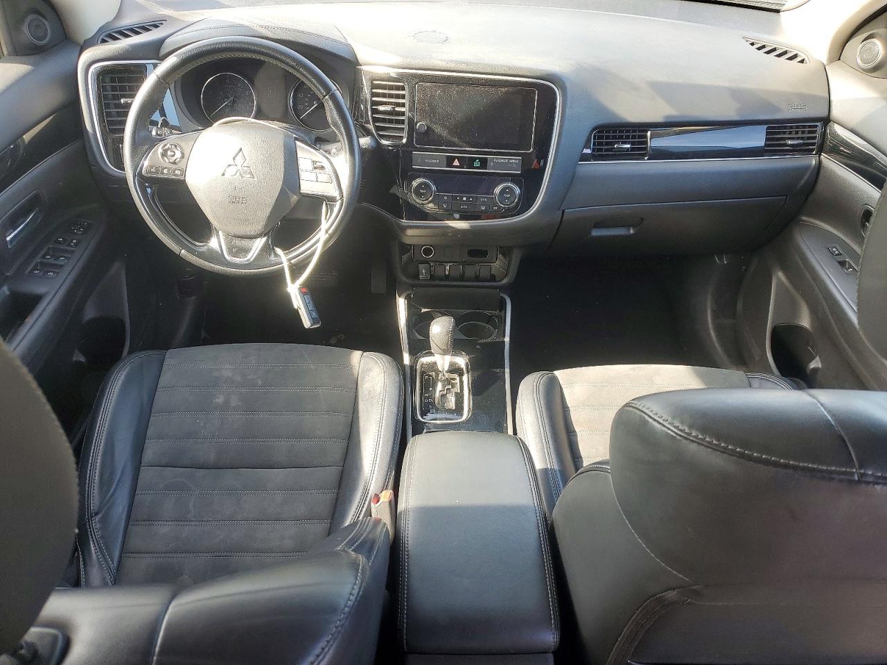 2019 MITSUBISHI OUTLANDER SE photo 15