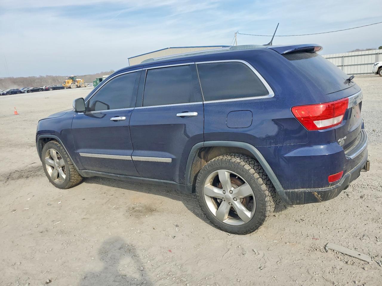2012 JEEP GRAND CHEROKEE OVERLAND photo 2