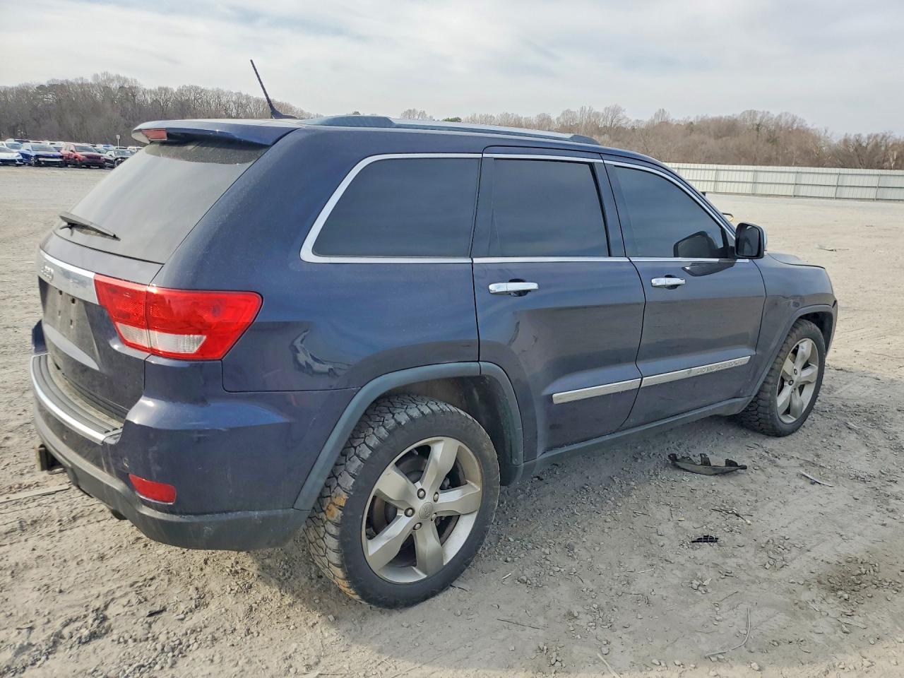 2012 JEEP GRAND CHEROKEE OVERLAND photo 3