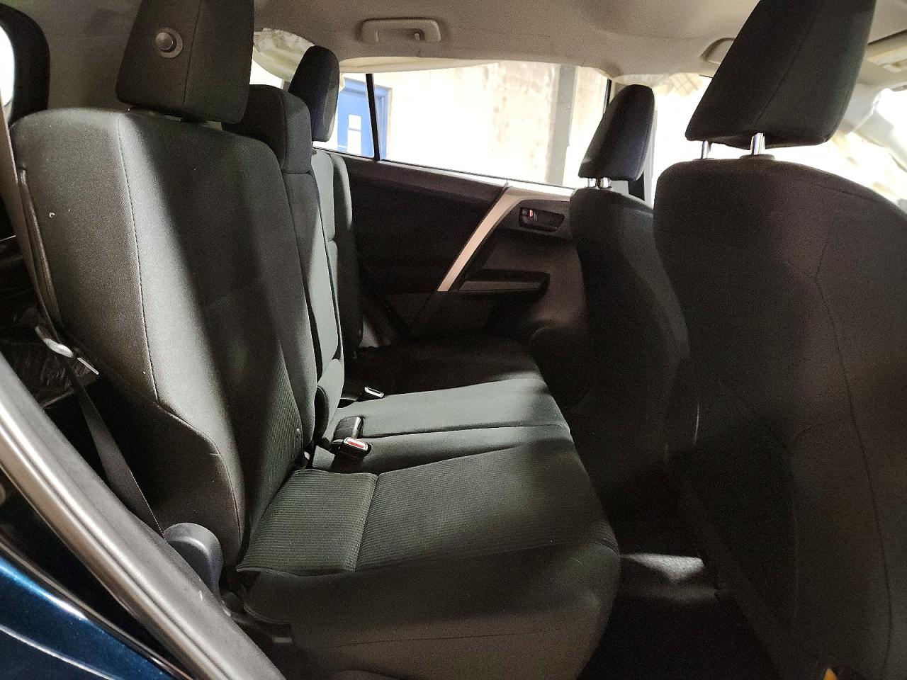 2018 TOYOTA RAV4 LE photo 21