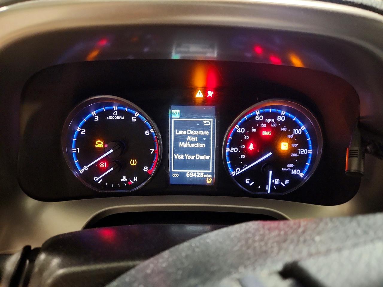 2018 TOYOTA RAV4 LE photo 17