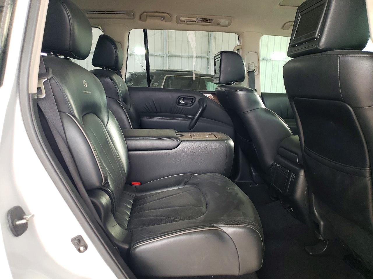 2012 INFINITI QX56 BASE photo 11
