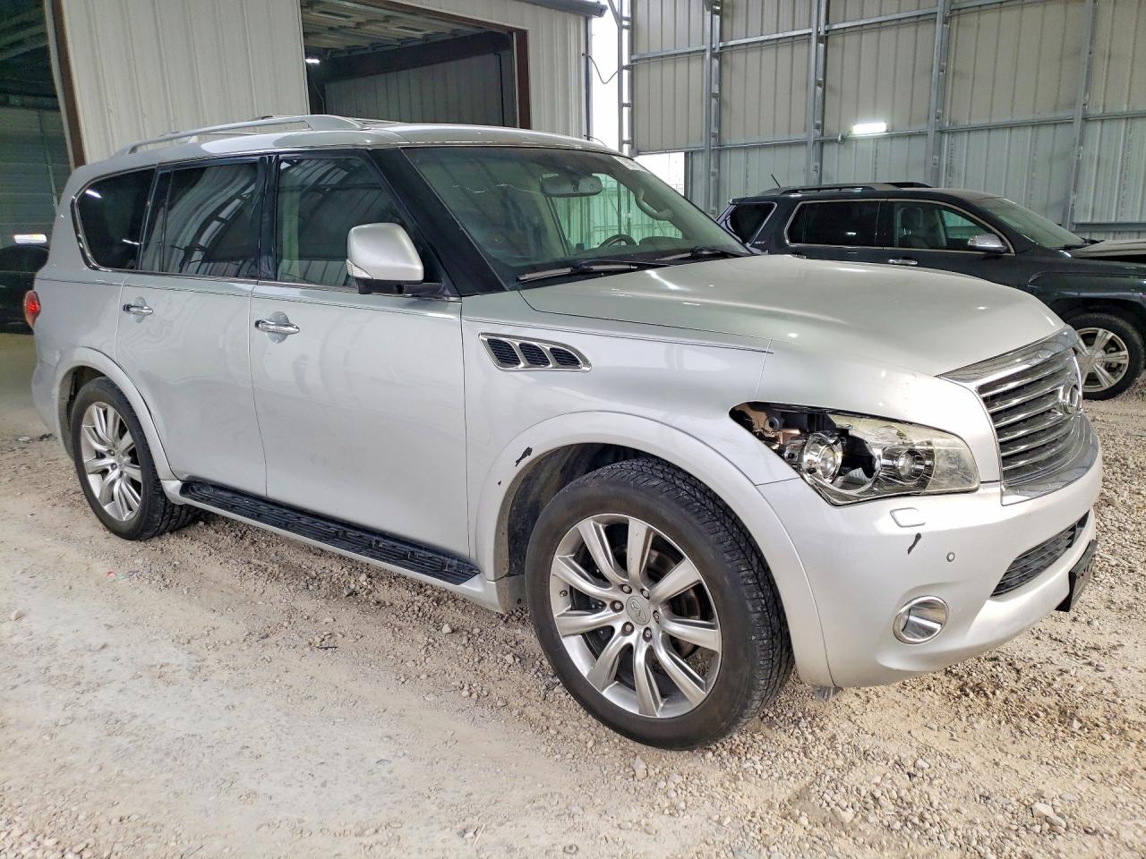 2012 INFINITI QX56 BASE photo 4