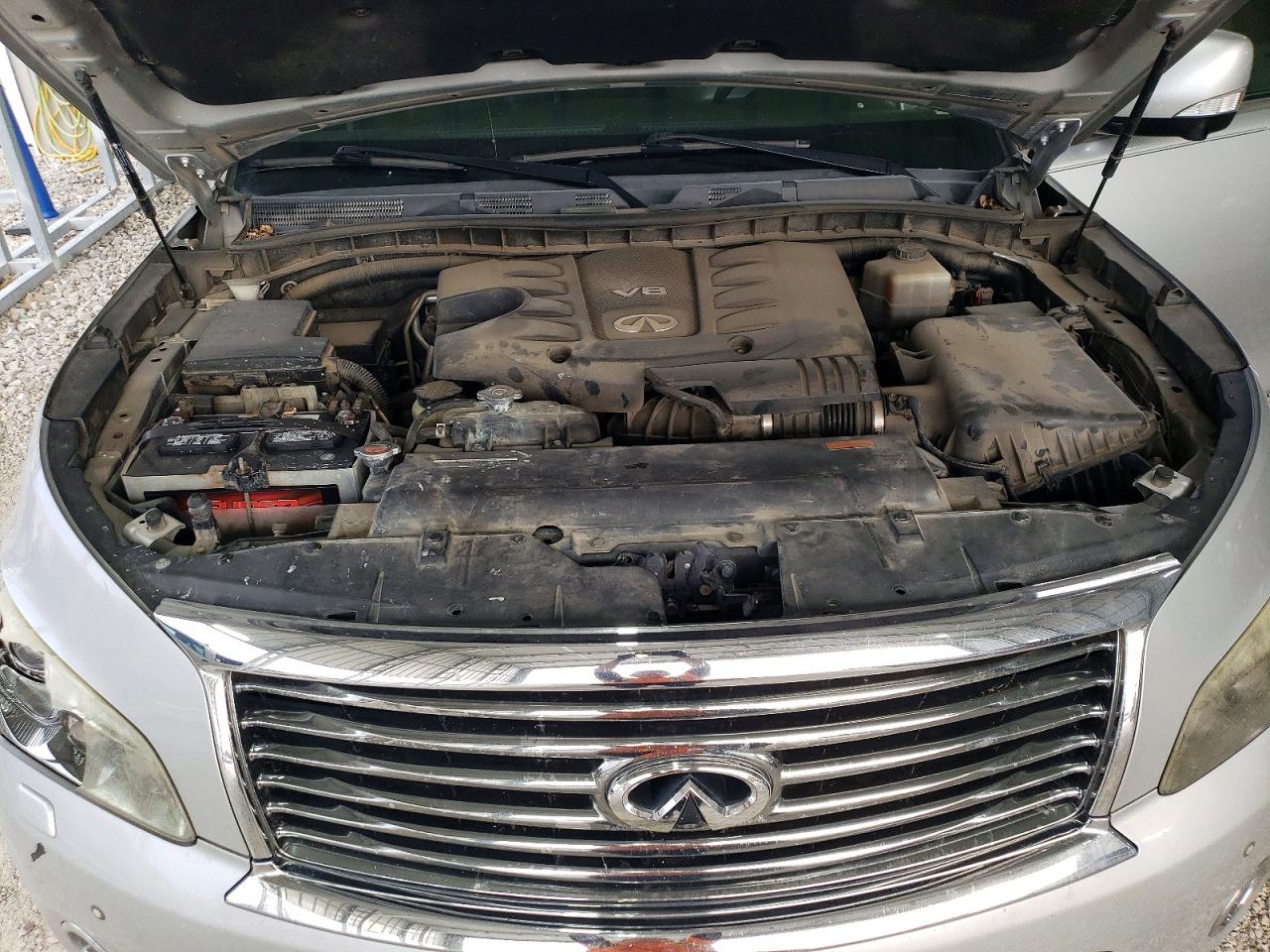 2012 INFINITI QX56 BASE photo 12