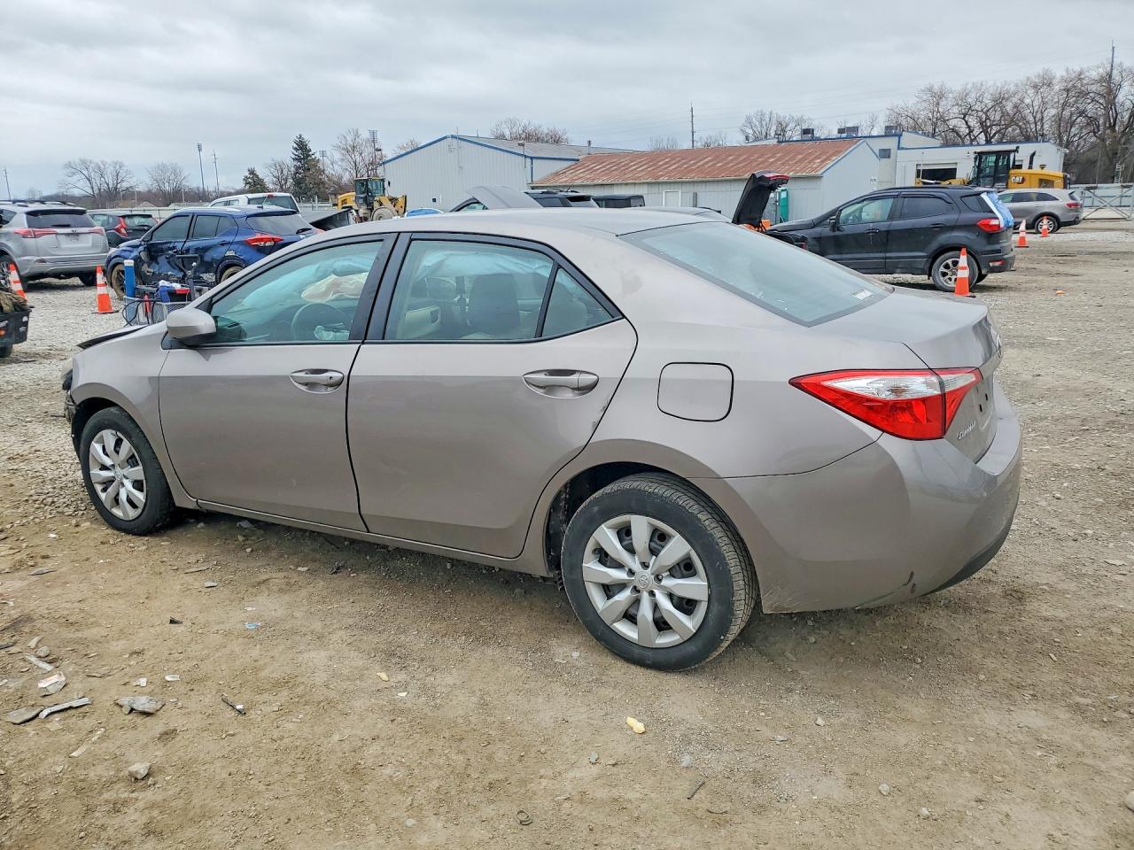 2016 TOYOTA COROLLA LE photo 2