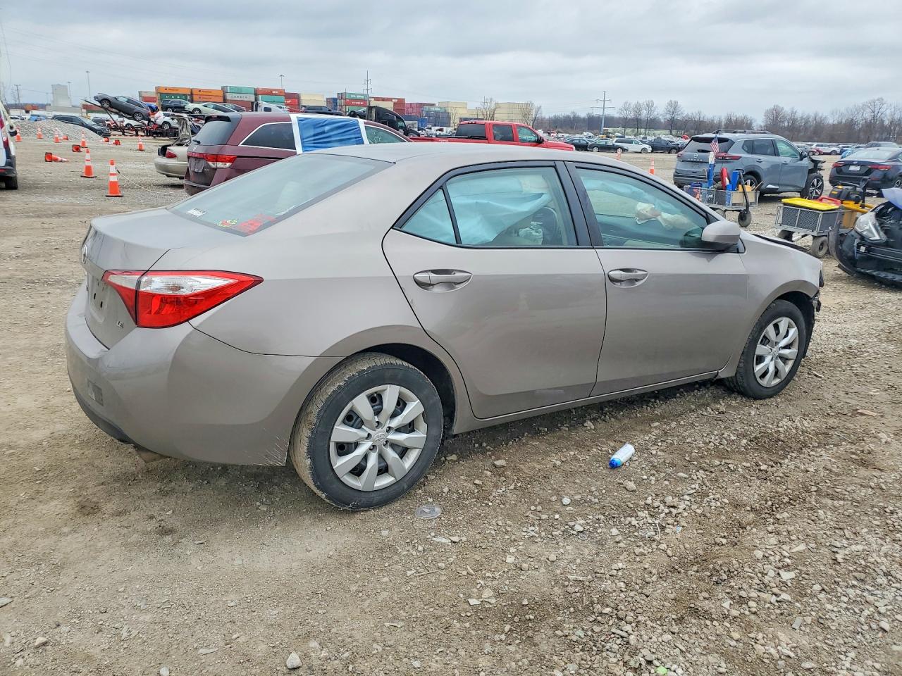 2016 TOYOTA COROLLA LE photo 3