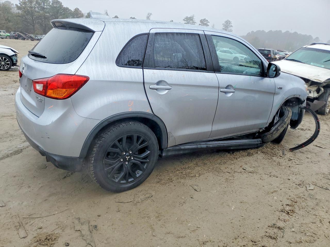 2017 MITSUBISHI OUTLANDER SPORT ES photo 7