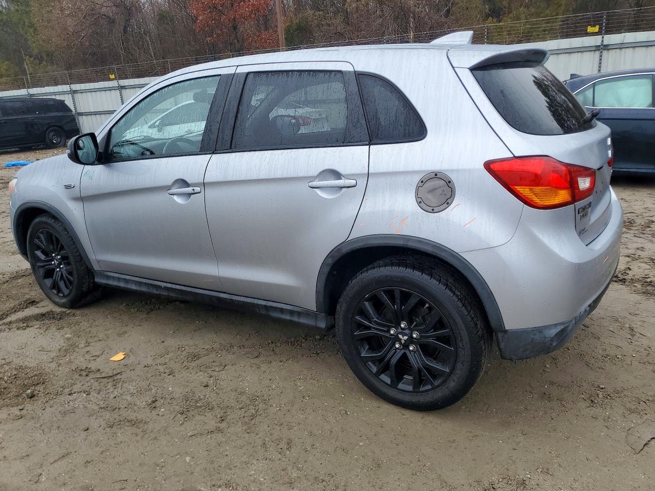 2017 MITSUBISHI OUTLANDER SPORT ES photo 4