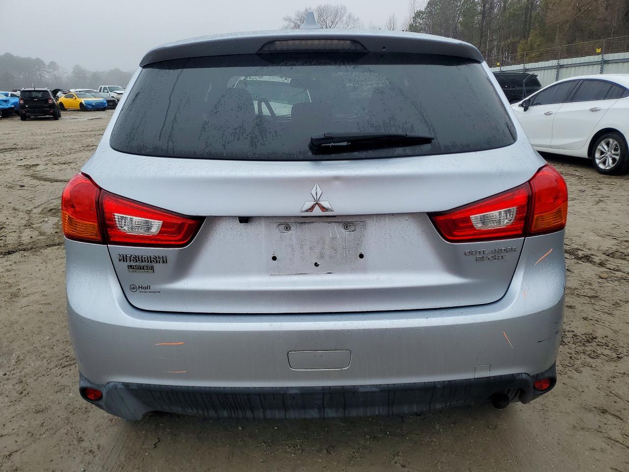 2017 MITSUBISHI OUTLANDER SPORT ES photo 16