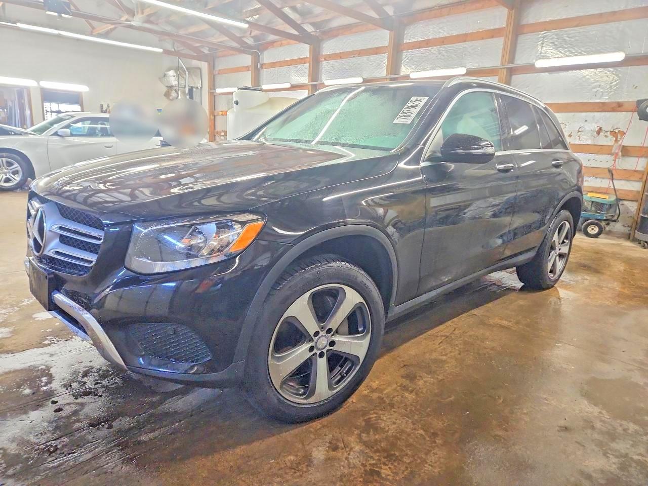 2017 MERCEDES-BENZ GLC