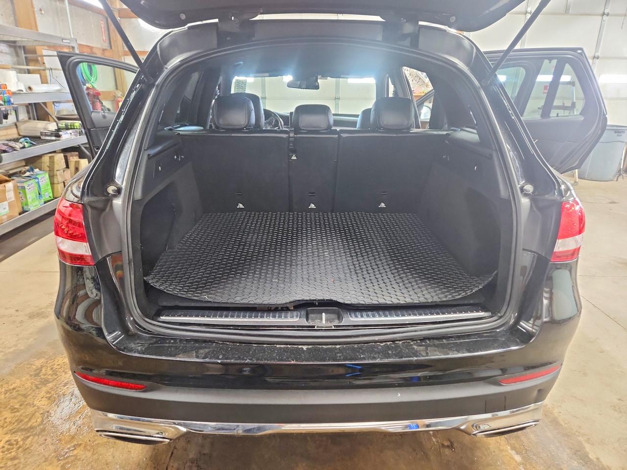 2017 MERCEDES-BENZ GLC 300 4MATIC photo 11