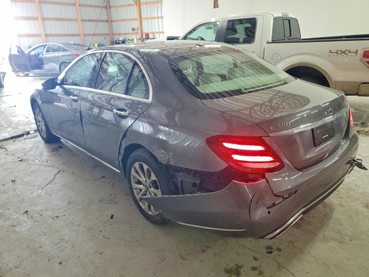 2018 MERCEDES-BENZ E 300 4MATIC photo 2
