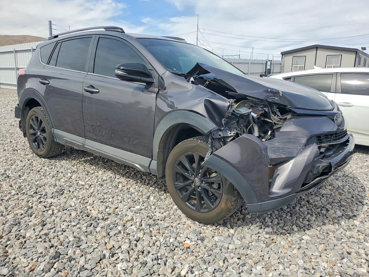 2018 TOYOTA RAV4 ADVENTURE photo 4