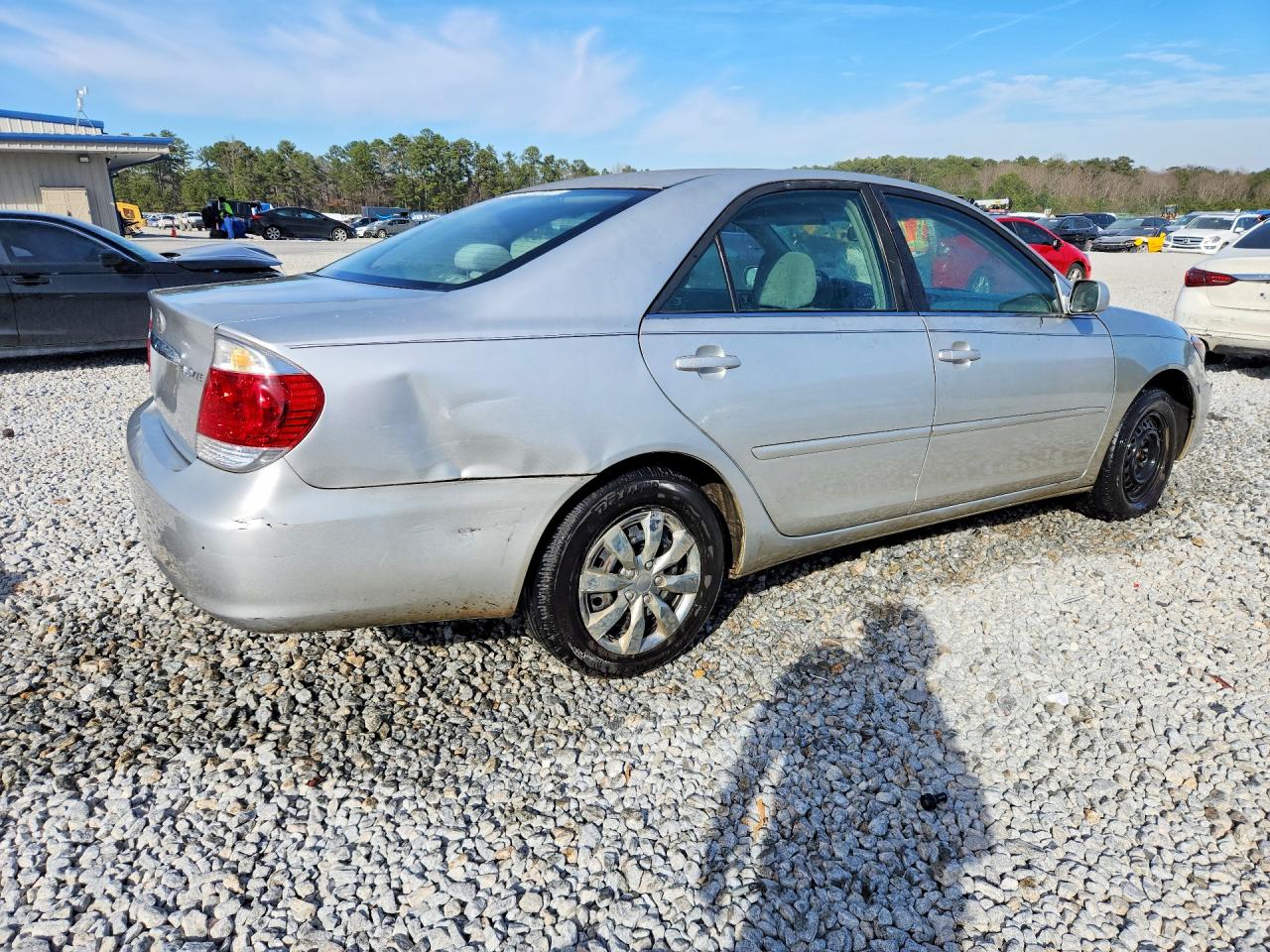 2005 TOYOTA CAMRY LE photo 5